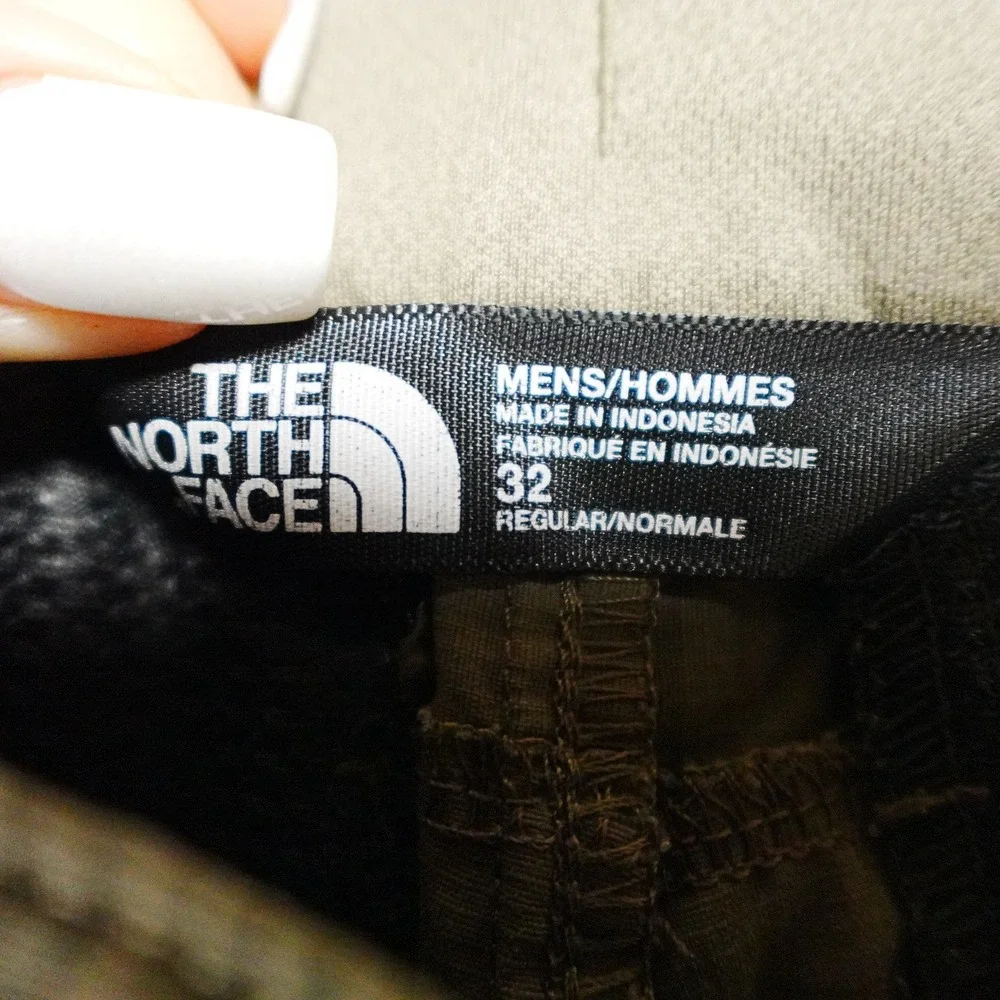 The North Face Trail Shorts Men Size 32x9 Outdoor Hiking Khaki Beige Lightweight